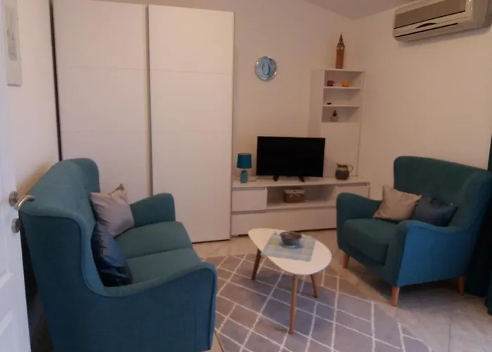 Lana * Brodarica (Sibenik-Knin)