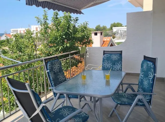 Lana Brodarica (Sibenik-Knin)